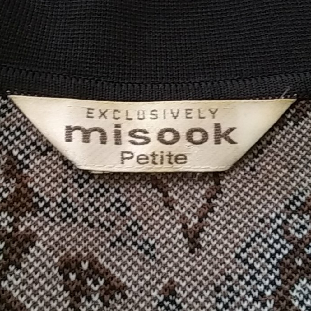 Exclusively Misook Petite Jacket. - image 6